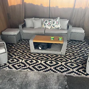 Guest house Spacious Comfy In Cozy Classy Duplex